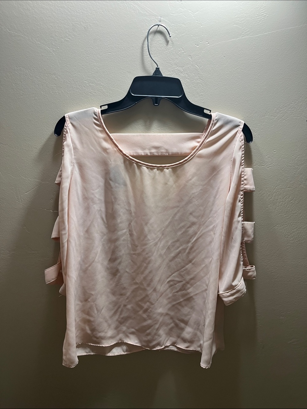 I.N. San Francisco Blush Cold-Shoulder Bow-Sleeve Blouse